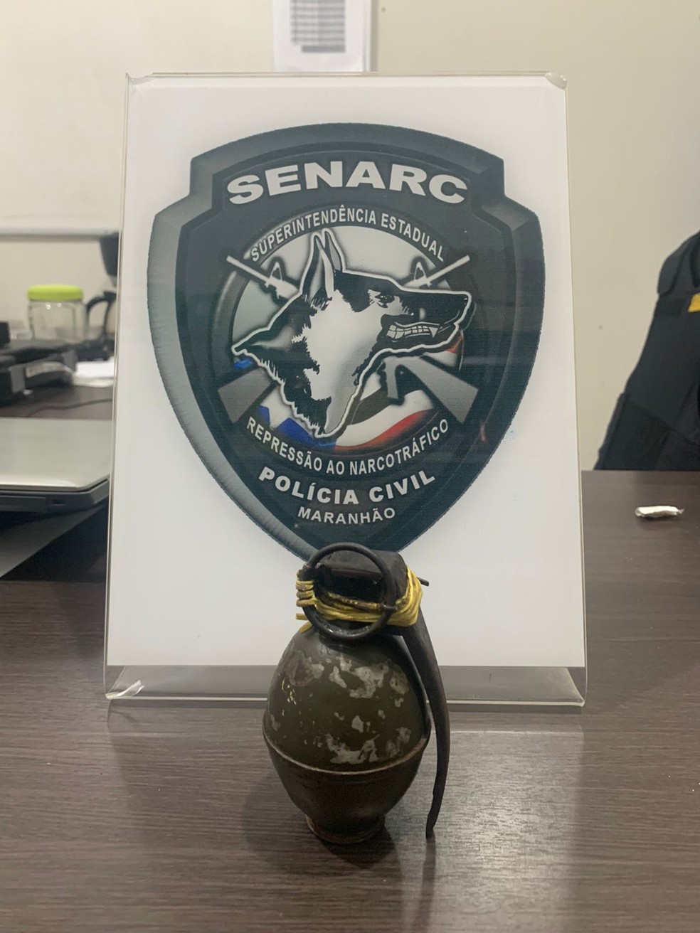 Granada, modelo M26, apreendida em São Luís. — Foto: Divulgação/Polícia Civil do Maranhão