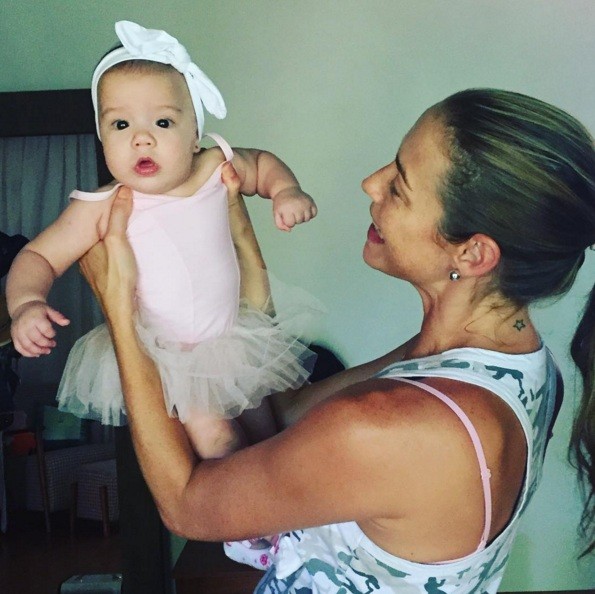 Luana Piovani e a filha Liz (Foto: Reprodução/Instagram)