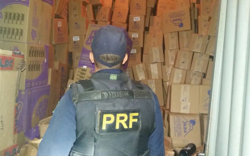 Produtos roubados nas estradas baianas foram recuperados pela polícia (Foto: Divulgação/ PRF-BA)