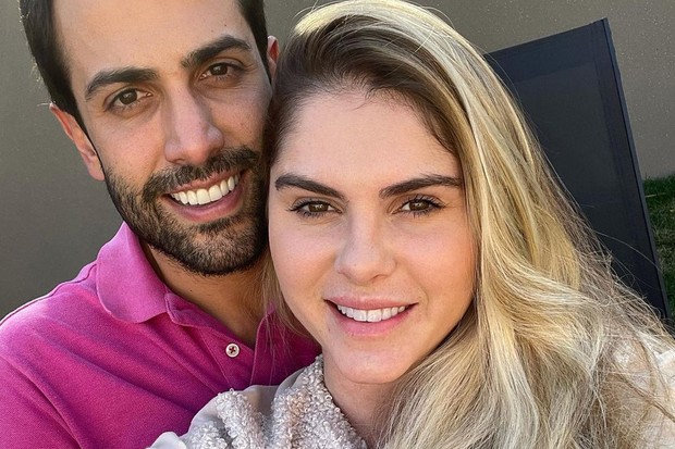 Bárbara Evans e o marido, Gustavo Theodoro, estão tentando ter um bebê (Foto: Reprodução / Instagram)