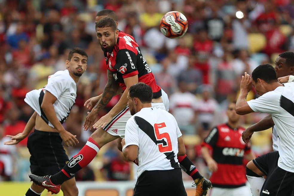 Léo Duarte foi titular em quatro dos cinco jogos do Flamengo em 2018 (Foto: Gilvan de Souza / Flamengo)