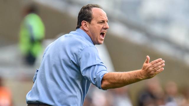 RogA©rio Ceni estreou no comando do Cruzeiro neste domingo