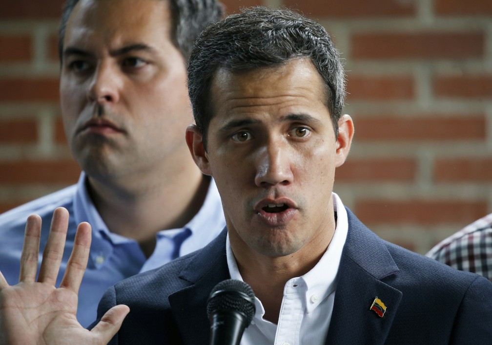 Juan Guaidó fala sobre a prisão de seu assessor em entrevista coletiva  — Foto: Ariana Cubillos/AFP