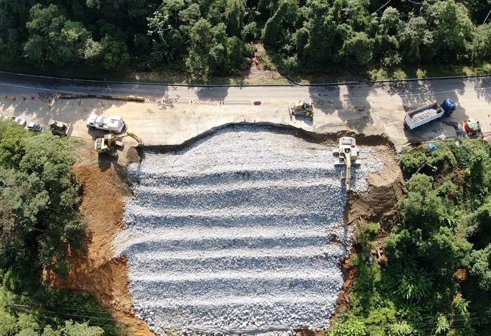 Obras de recuperação de trecho que cedeu da CCR RioSP entram em fase final — Foto: Divulgação/CCR RioSP