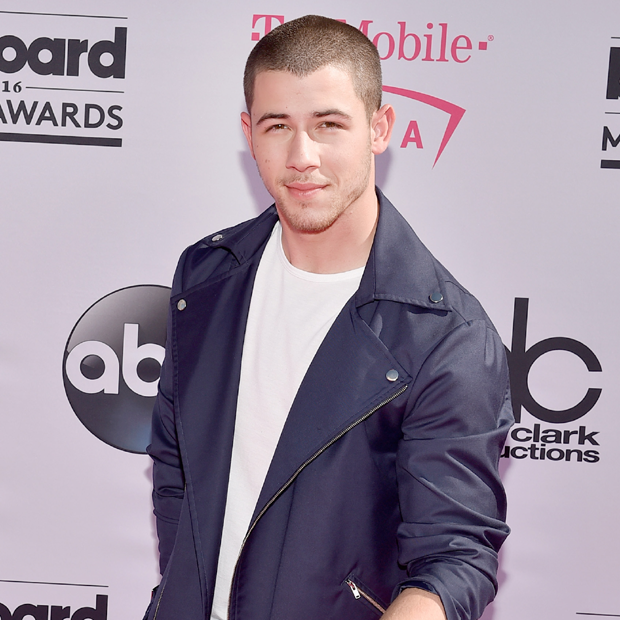 Nick Jonas, fã assumido das jaquetas de couro (Foto: Getty Images)