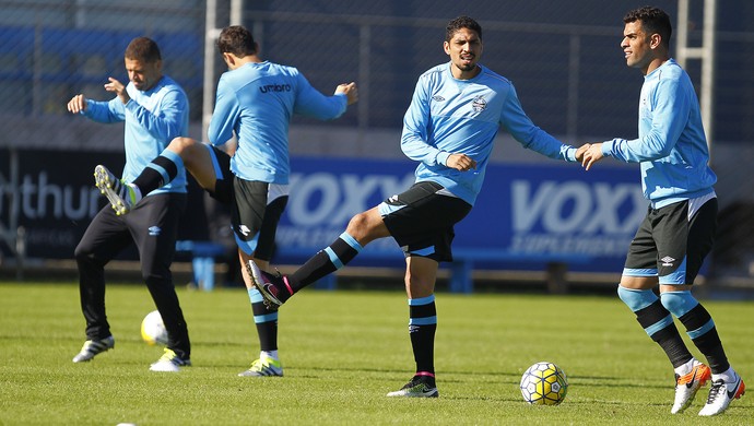 Grêmio aposta em reforços com perfil de liderança e dilui pressão a Maicon
