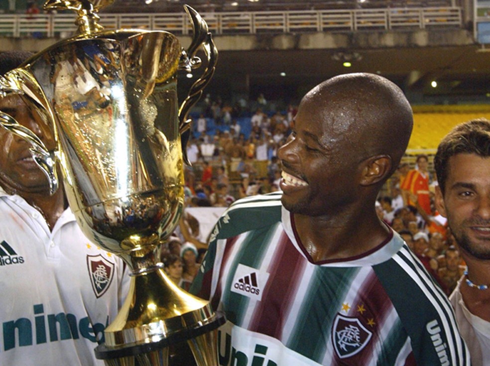 Marcão comemorando o título do Carioca de 2005 pelo Fluminense — Foto: O Globo