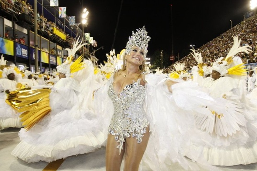 Susana Vieira em um dos desfiles da Grande Rio — Foto: Marcos Serra Lima/g1