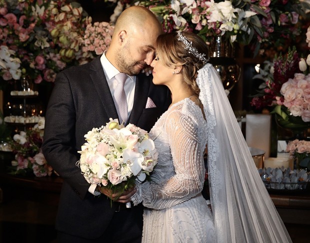 Camilla Camargo e Leonardo Lessa se casam (Foto: Manuela Scarpa/Brazil News)