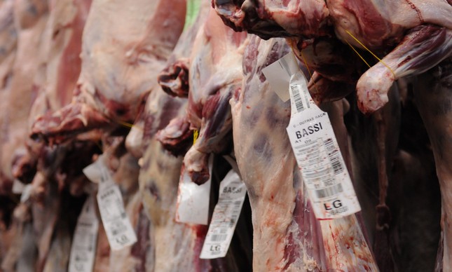 Quer comprar carne brasileira mais barata?  Vá pra China