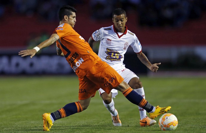 Universitario Sucre e Huracán empatam e beneficiam Cruzeiro