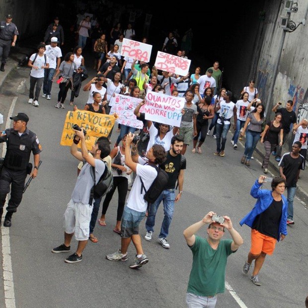 Amigos de DG vão às ruas e protestam contra a impunidade (Foto: JC Pereira / AgNews )