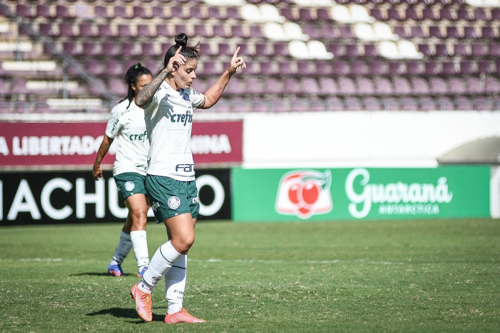 Patrícia Sochor comemora gol pelo Palmeiras no Brasileirão Feminino — Foto: Guilherme Veiga 