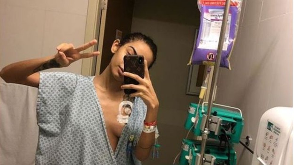 Nara recebeu críticas de quem considerou que ela fazia exposição excessiva de sua rotina hospitalar (Foto: Reprodução/Instagram)