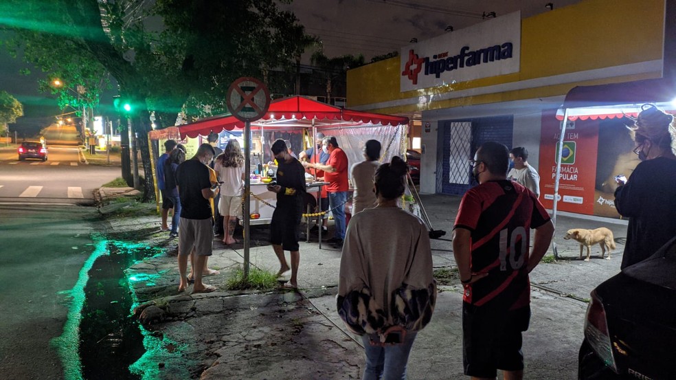 Após divulgação em live de Casimiro, Barraca do Marcão encheu de clientes. — Foto: Marcos Adriano dos Santos/Arquivo Pessoal