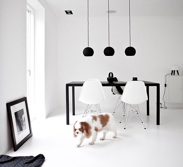 Decoração em preto e branco do escritório Norm Architects. Para Catherine, os arquitetos representam o design escandinavo atual (Foto: Jonas Bjerre-Poulsen/Divulgação)