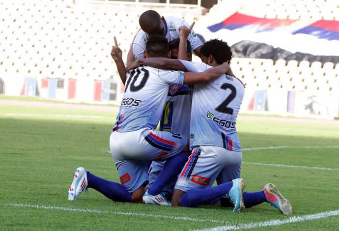 Maranhão Atlético goleou o Americano, nesse domingo, no Estádio Castelão (Foto: Biamam Prado / O Estado) Maranhão Atlético goleou o Americano, nesse domingo, no Estádio Castelão (Foto: Biamam Prado / O Estado)