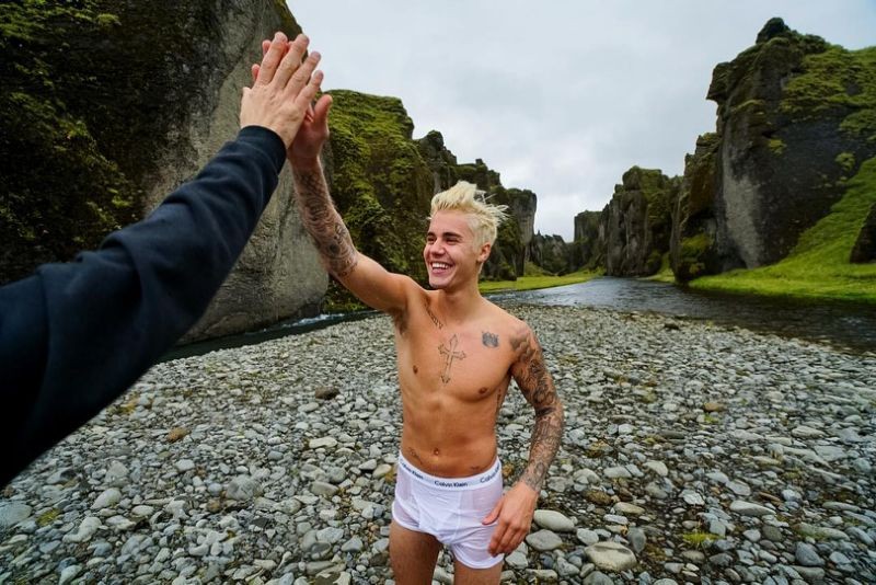 Justin Bieber durante viagem à Islândia (Foto: Instagram)