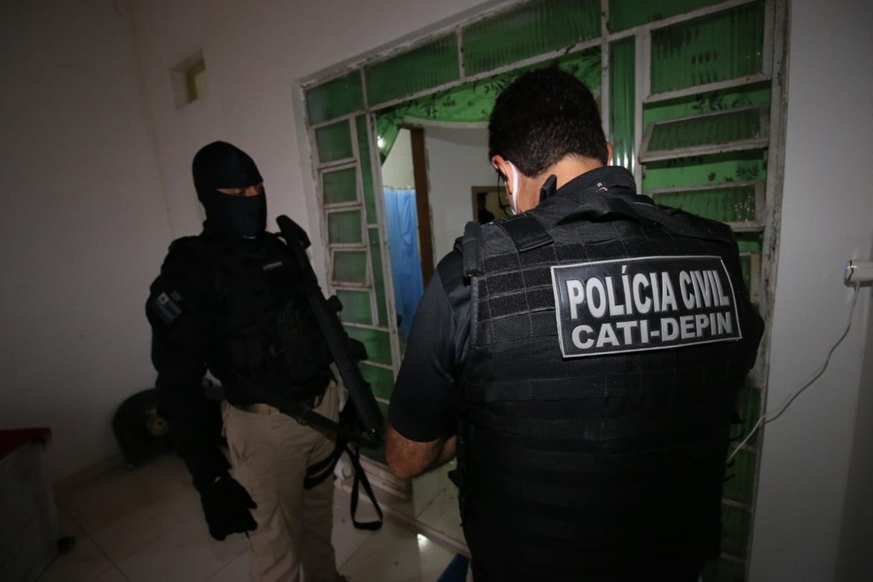 Pol&iacute;cia Civil deflagra opera&ccedil;&atilde;o contra organiza&ccedil;&otilde;es criminosas na Bahia &mdash; Foto:  Alberto Maraux/SSP-BA