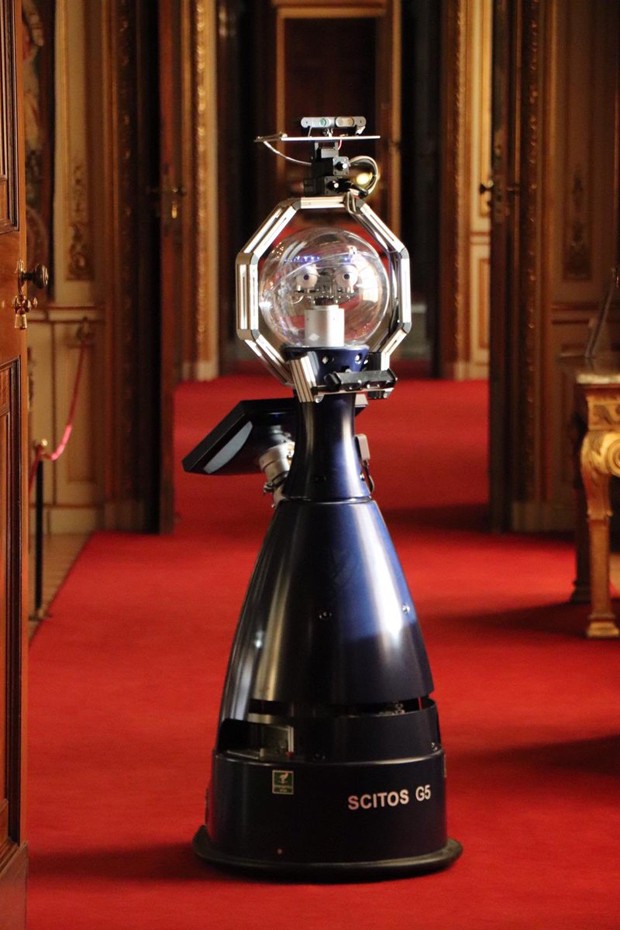 Palácio na Inglaterra testa robô como guia turístico (Foto: Reprodução)