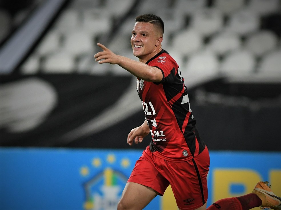 Em busca de centroavante, Corinthians estuda dois nomes para reforçar o elenco; confira