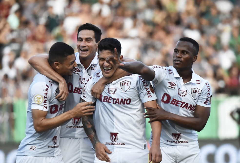André, Ganso, Arias e Cano comemoram gol do Fluminense contra o Bragantino — Foto: André Durão / ge