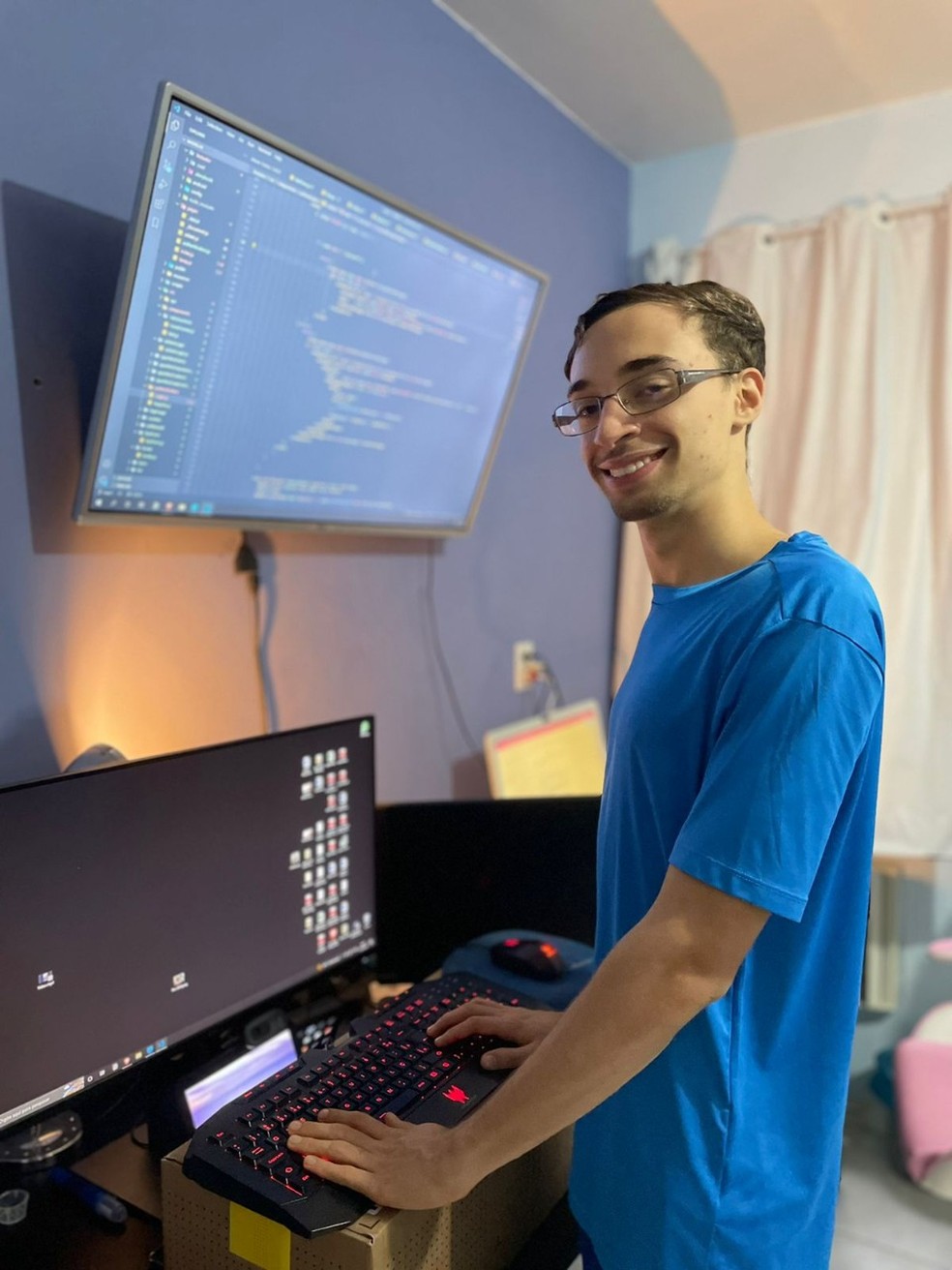Lucas Tejedor gosta de estudar sobre programação — Foto: Arquivo Pessoal