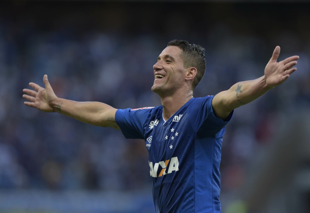 Com fama de copeiro e atletas experientes, Cruzeiro busca fim do jejum de Copas