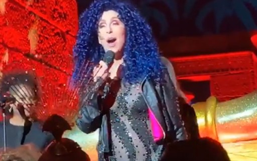 Cher faz performance surpresa em Met Gala 2019