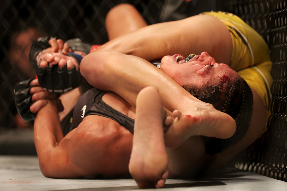 Amanda Nunes Julianna Peña UFC 277 — Foto: Getty Images