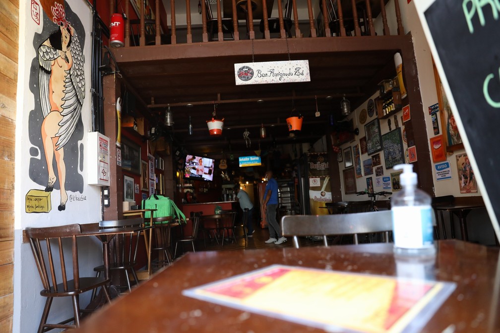 Bar Amigos do Zé, na região central de SP, reabriu suas portas nesta segunda-feira (6) — Foto: Fábio Tito/G1