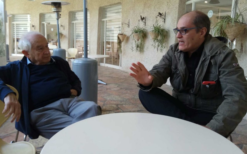 Renato Malcher (direita) ao lado de Raphael Mechoulan, descobridor do THC e do canabidiol, em encontro em Israel (Foto: Iris Teitelbaum/DivulgaÃ§Ã£o)
