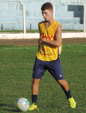 Marcos Foguinho volante Osvaldo Cruz (Foto: Ronaldo Nascimento / GloboEsporte.com) Marcos Foguinho volante Osvaldo Cruz (Foto: Ronaldo Nascimento / GloboEsporte.com)