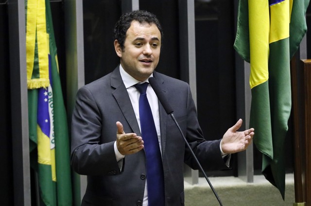 O erro de Glauber Braga, do PSOL, ao votar contra a cassação de Flordelis | Bernardo Mello Franco - Vimarsana News