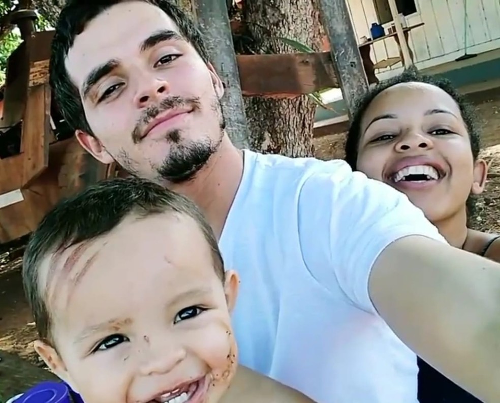 Eduardo Luiz Sandri, Kamila Silva e o filho Lorenzo morreram em acidente — Foto: Arquivo pessoal