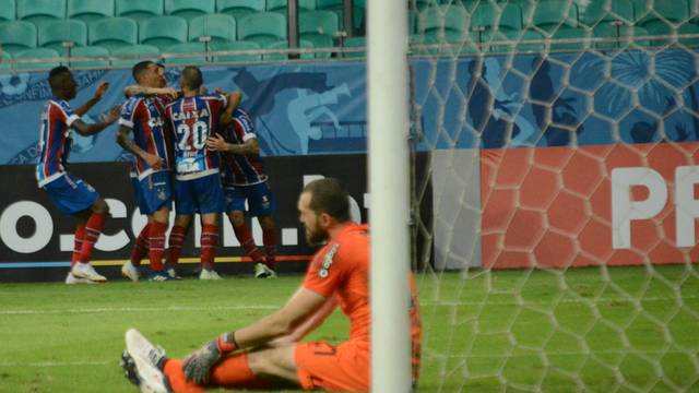 Walter nÃ£o consegue evitar o gol no fim do jogo