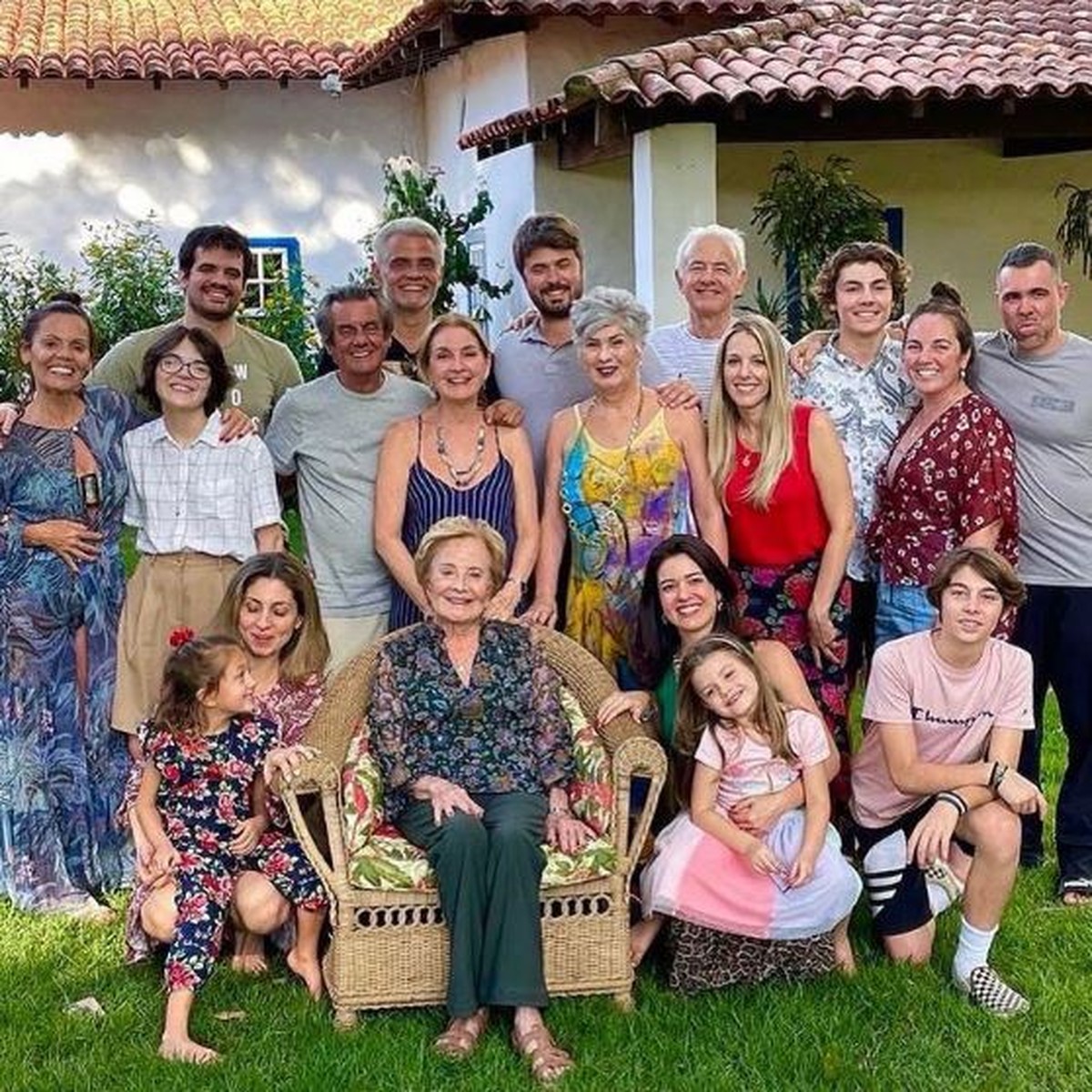 Família de Tarcísio Meira se reúne no Natal em fazenda onde ator vivia:  'Sol sempre volta a brilhar', diz nora | Sorocaba e Jundiaí | G1