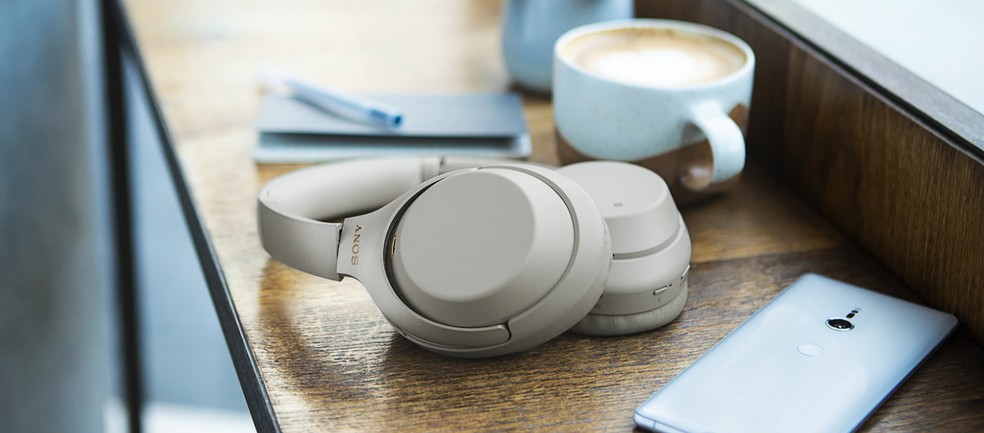 Fone WH-1000XM3 ganha compatibilidade com Google Assistente e Alexa — Foto: Divulgação/Sony