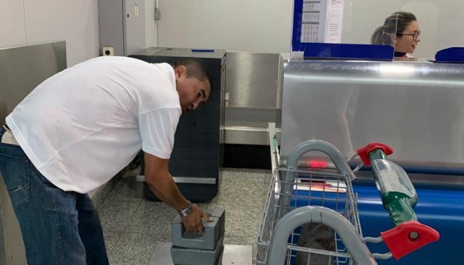 Balanças de bagagens passam por fiscalização no aeroporto de Palmas