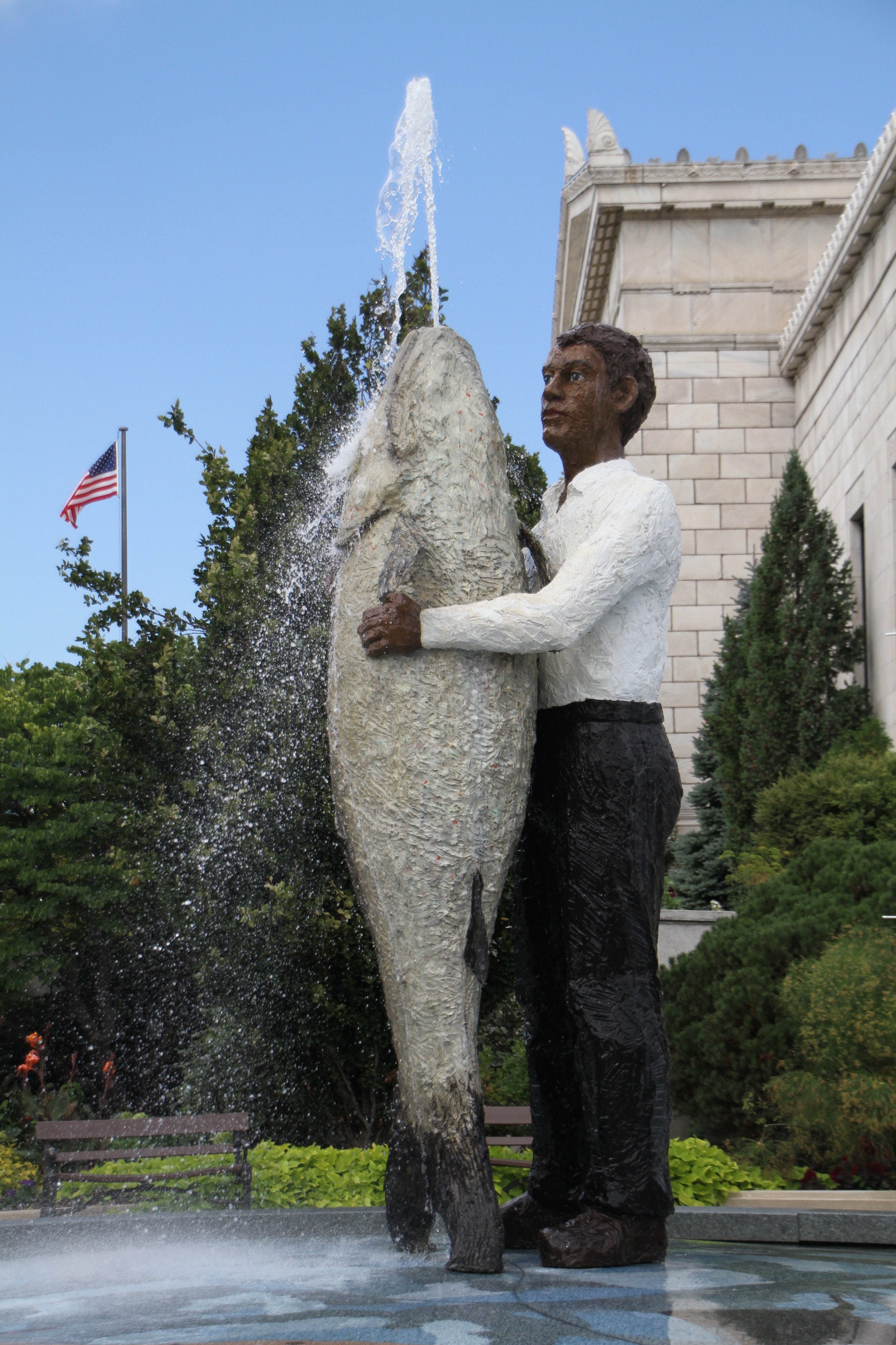 Man with Fish (Foto: Wikimedia/HaSt)