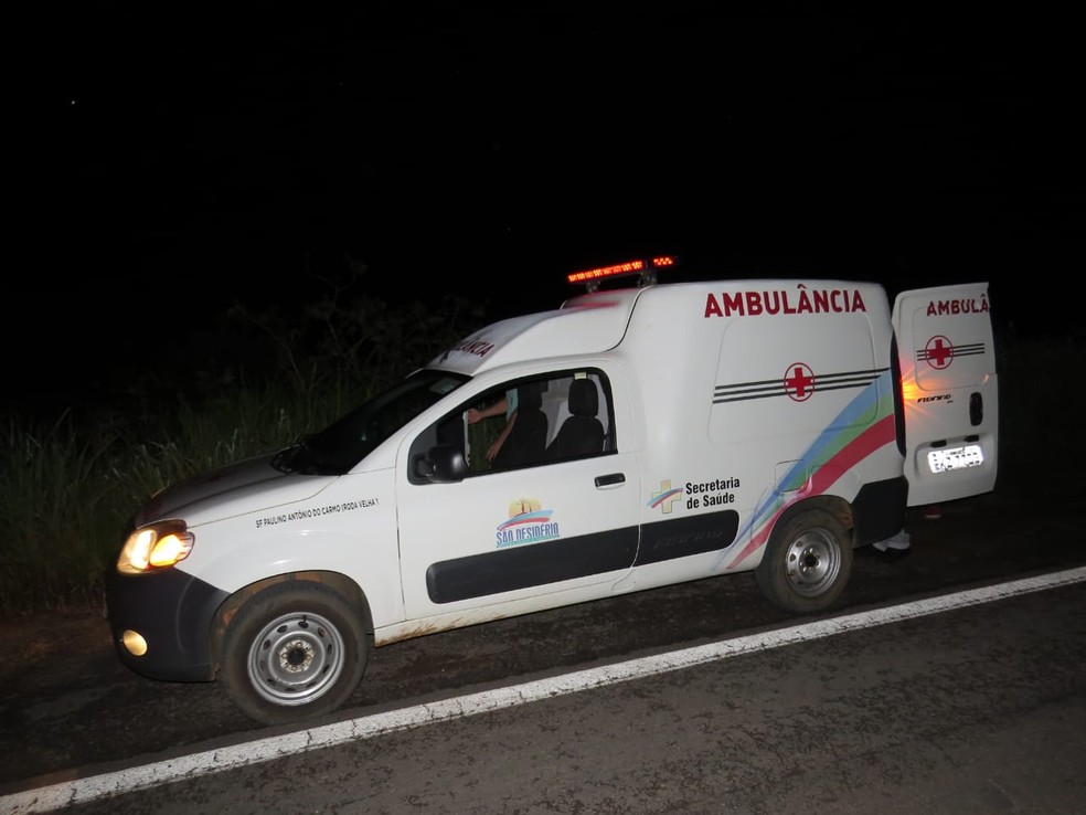 Mulher teve ferimentos leves e ambulância de São Desidério prestou socorro — Foto: Marlon/Blogbraga