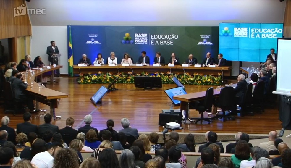 MEC entregou, na tarde desta terça (3), a última versão da Base Nacional Comum Curricular (BNCC) do ensino médio ao Conselho Nacional de Educação (CNE) (Foto: Reprodução/Facebook)