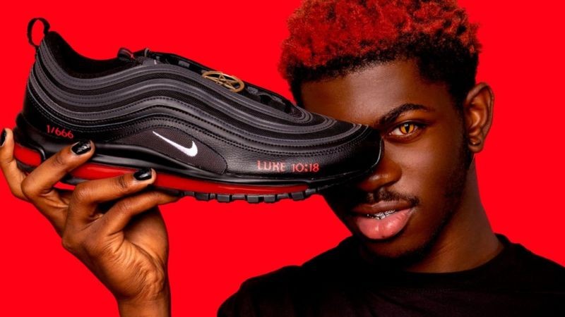 Lil Nas X Nike processa artistas por t nis de satan s com