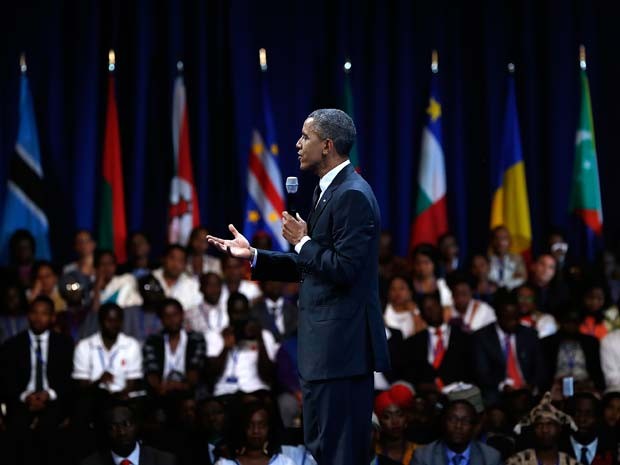 Barack Obama fala nesta segunda-feira (28) em Washington para plateia de estudantes africanos ao final de intercâmbio (Foto: Win McNamee/Getty Images/AFP)