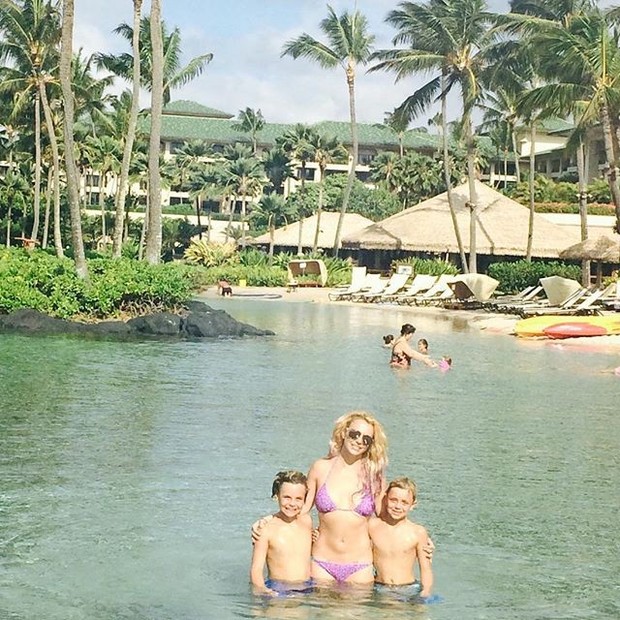 Britney Spears com Sean e Jayden, no Havaí, em 2015 (Foto: Reprodução/Instagram)