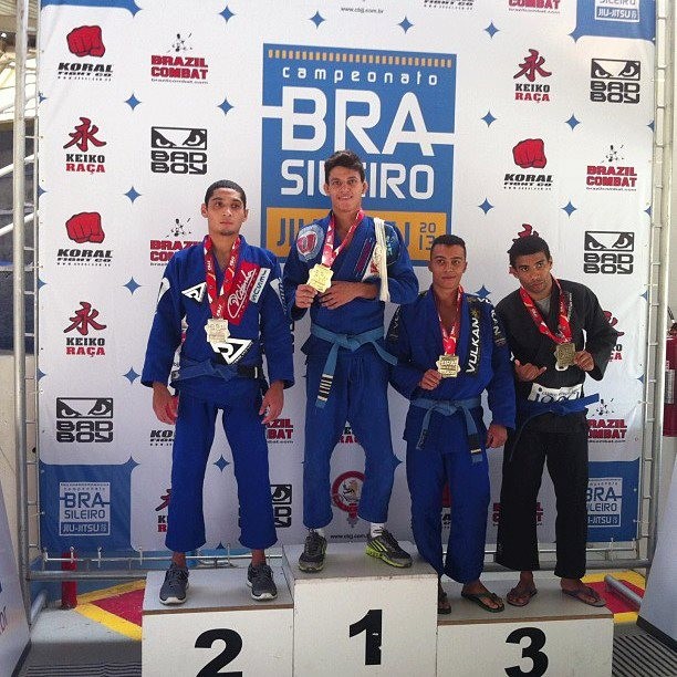 Simpliciomendense é campeão mundial faixa azul de JIU JITSU