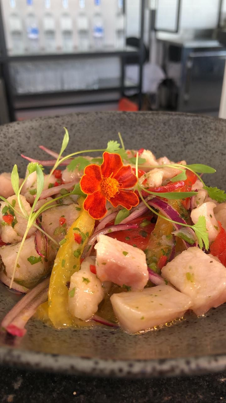 Chef JPB ensina receita de ceviche de tilápia e drink de morango com maracujá 