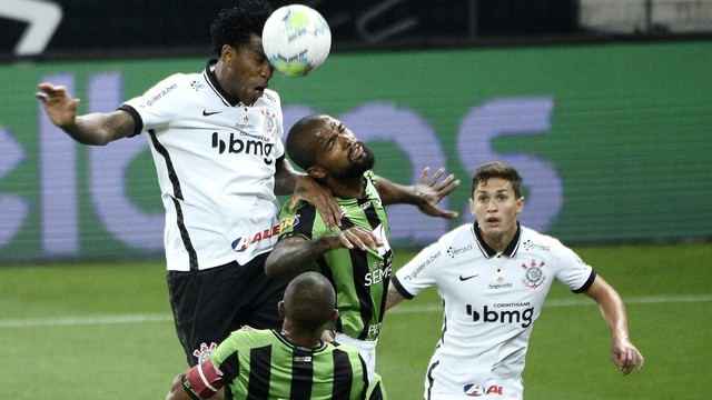 Gil em Corinthians x América-MG