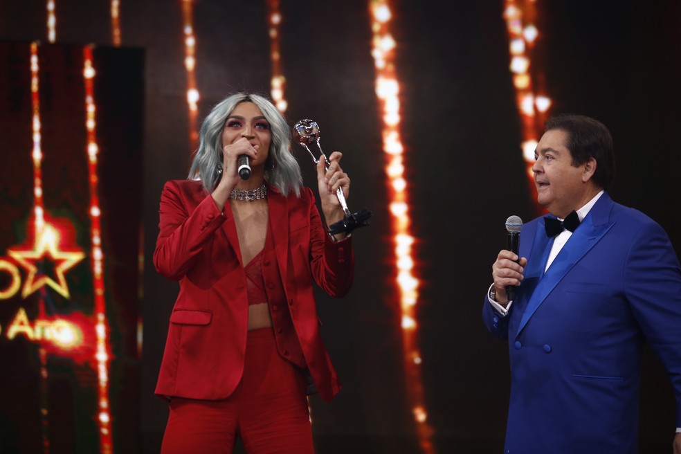 Pabllo Vittar no palco do 'Troféu Domingão' (Foto: Artur Meninea/Gshow)