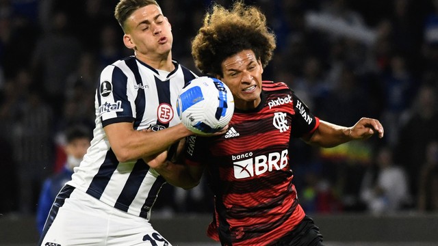 Willian Arão fez gol contra em Talleres x Flamengo pela Libertadores